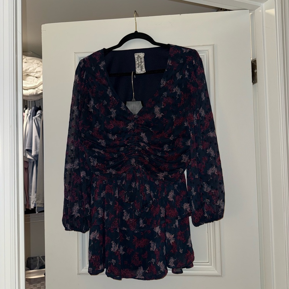 Sadie & Sage Navy Floral Crop Top
